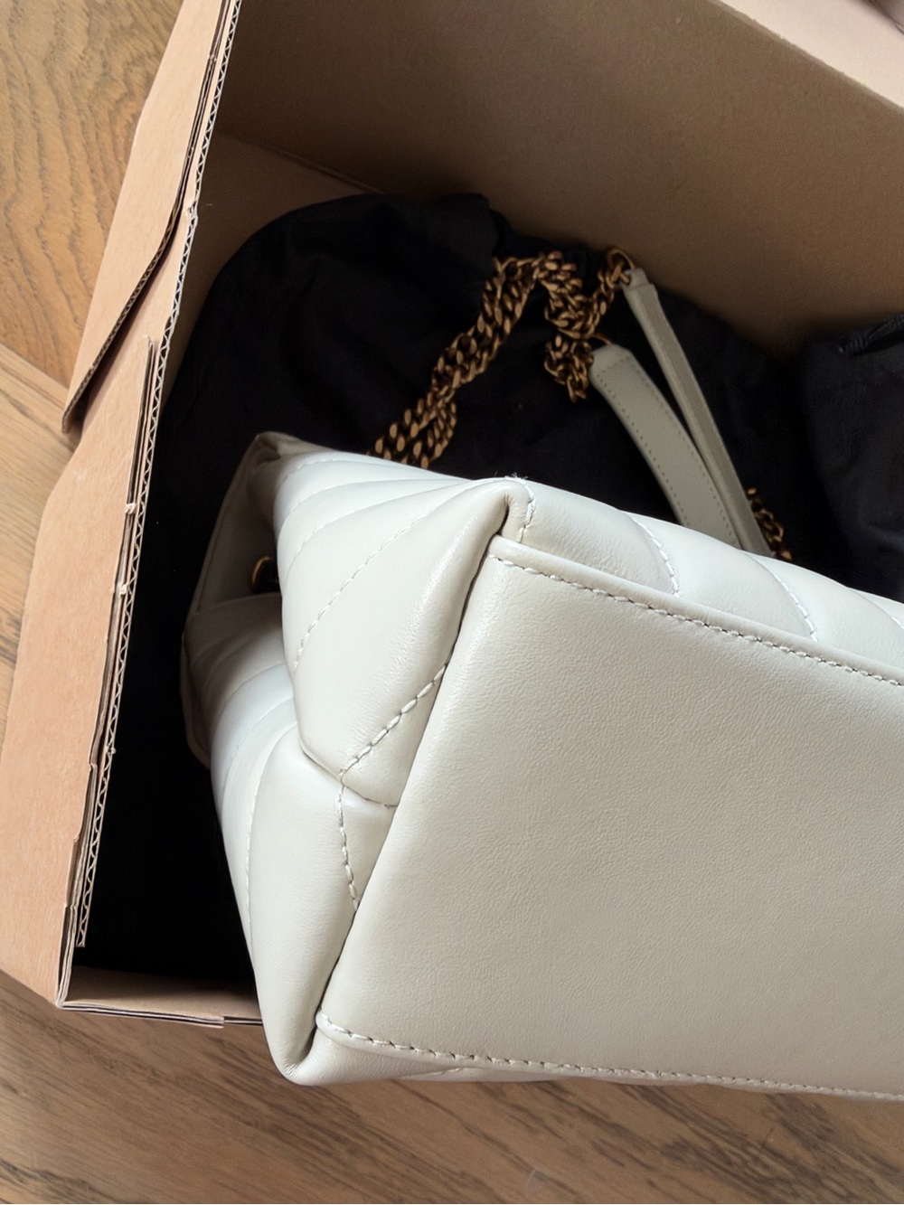 Saint Laurent small loulou Shoulder Bag with Gold Hardware in cream soft - Picture 8 of 12